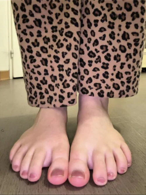 Toes ready to be kissed