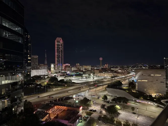 26 [M4F] -Dallas- just because valentines is over doesn’t mean the weekend is. Let’s enjoy each others company with a great view