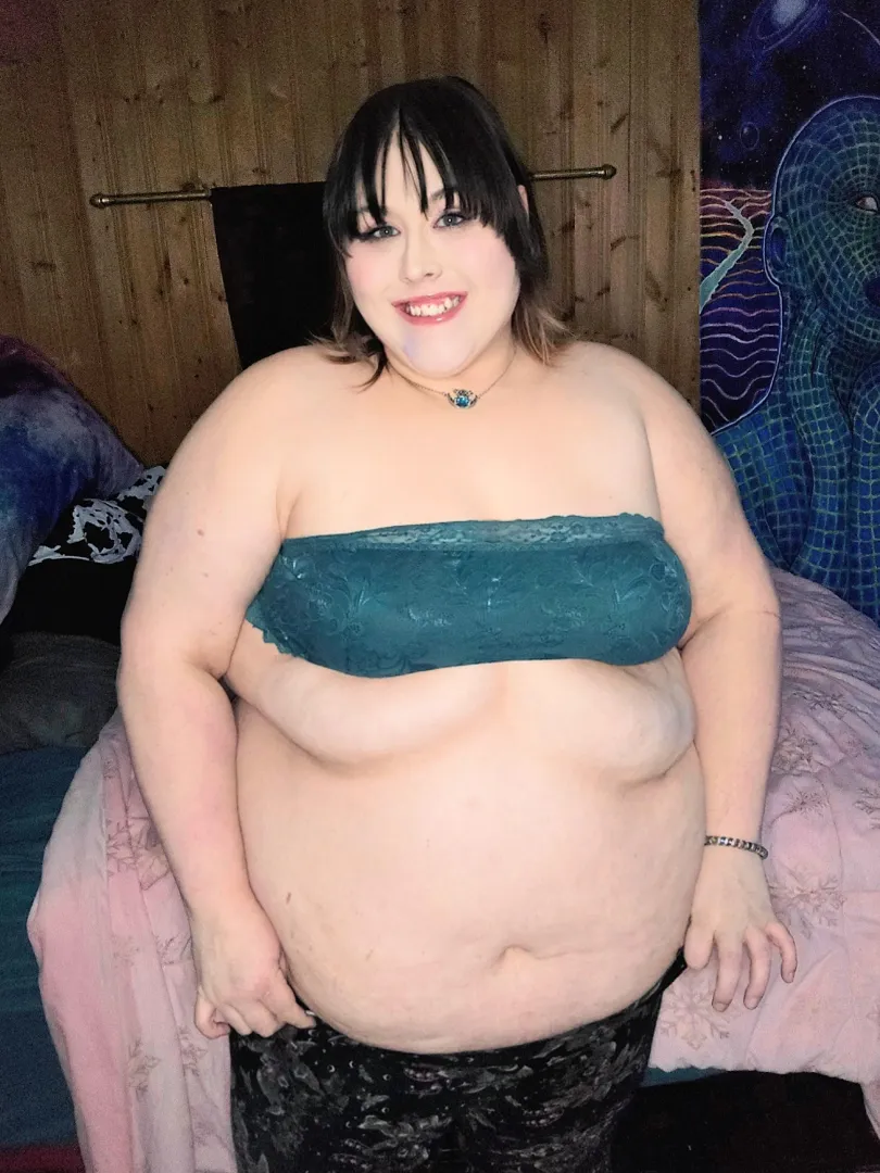 Cupid likes his girls well adored and well supplied 