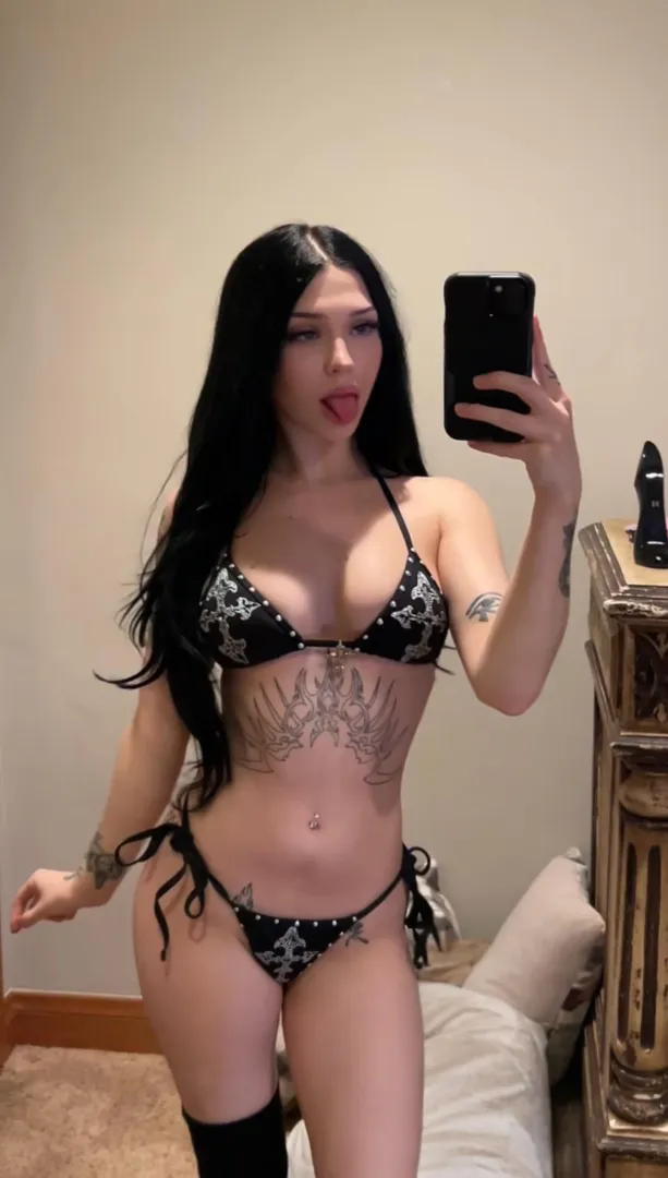 Do you like my bikini?