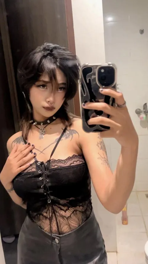 Felt pretty in this outfit 