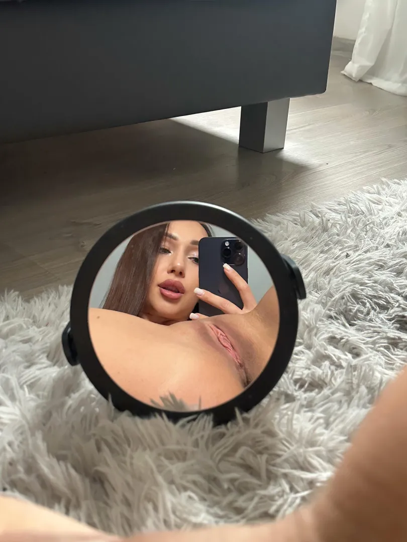 Just a perfect body doing her best to give you a boner