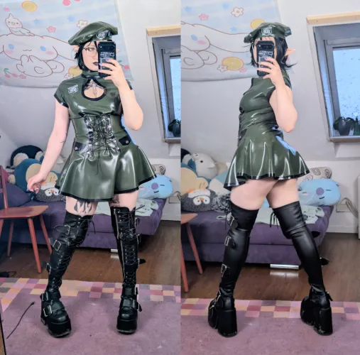Latex military lady (shiny-succubus)