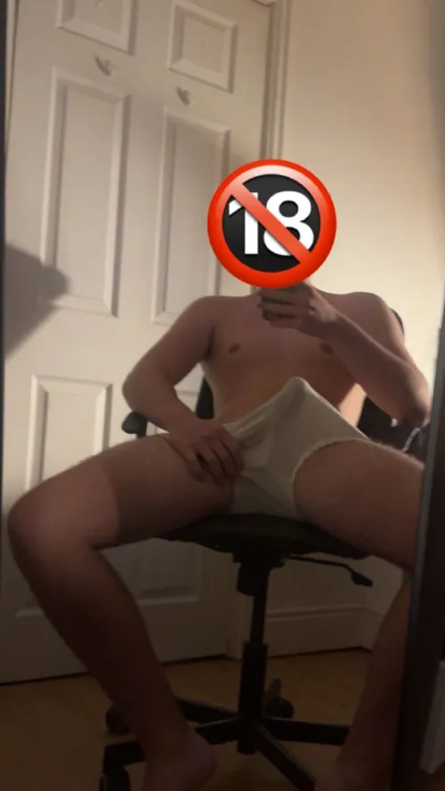 M19 chavvy Uk lad - wh wants my boxers? Dm or add SC BXS268897