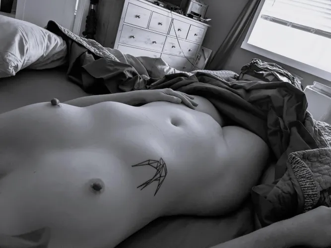 Mound in sexy black and white.