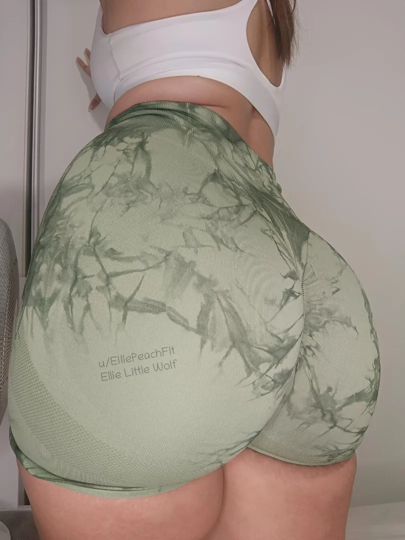 My college gym mirror doesn’t lie.. this ass is getting out of control and I love it