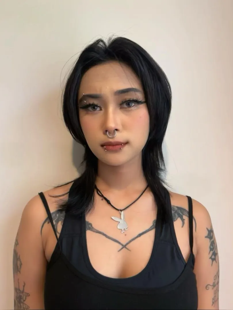 My first post here! hey everyone :)