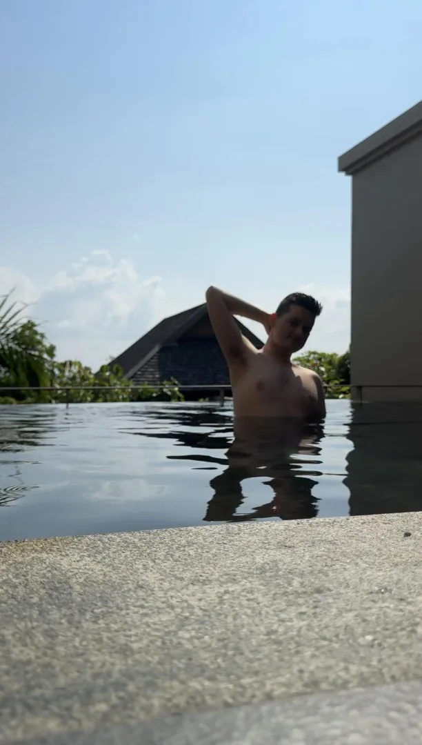 New to nudism, 27 from Australia