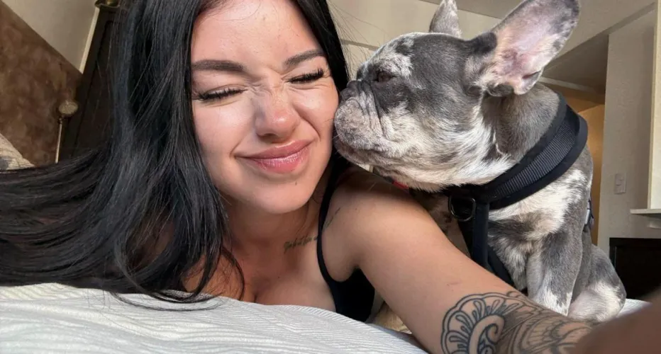 Playful mood, pretty face