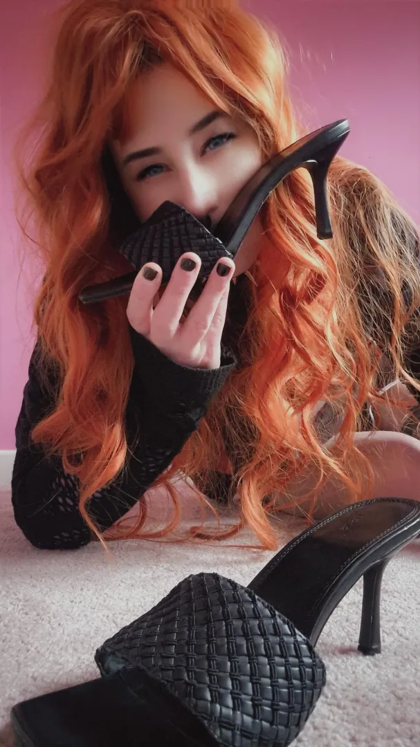 Sweaty shoes ready for your Cockk