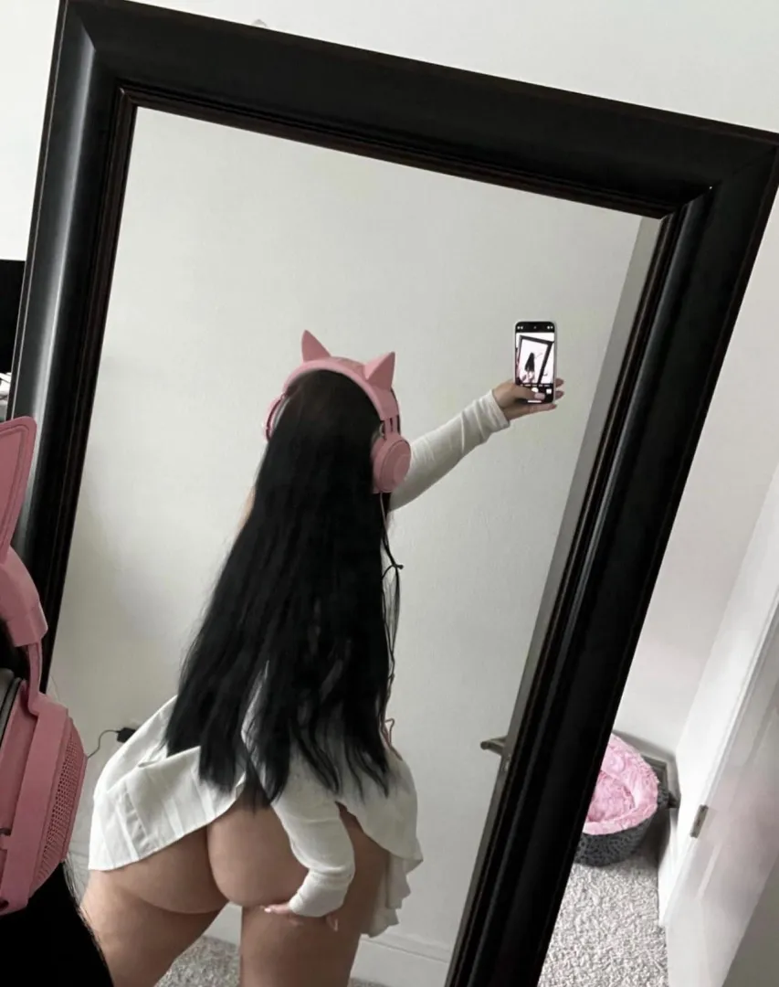 took this right after i clutched a game in fortnite lol 