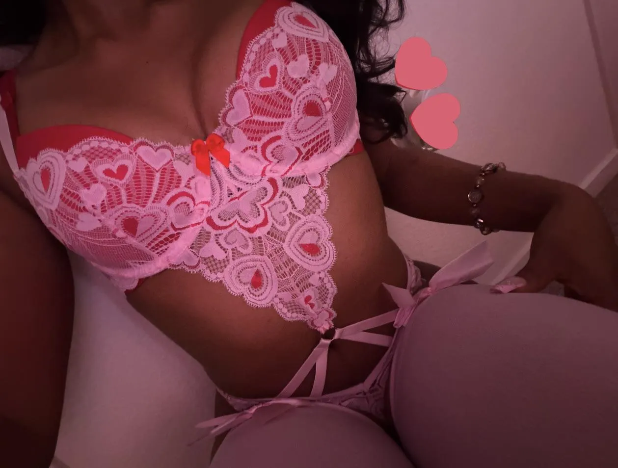 You must stare at my perfect rack while you PUMP until i say stop ; i need you wet & empty for me <3