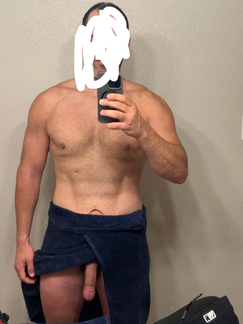 42 [M4FM] [DFW] any hot wives, single or couples?