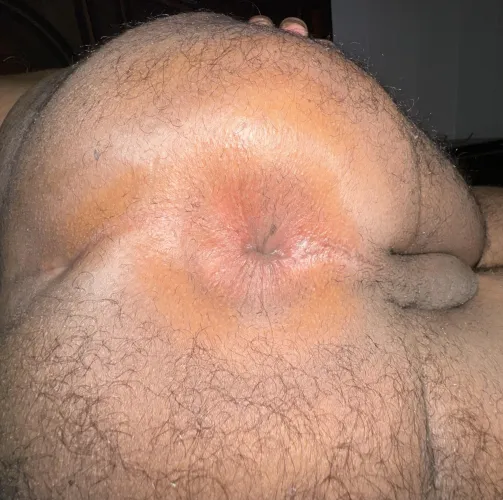 Bottom: wanna lose my virginity so bad, looking for tops