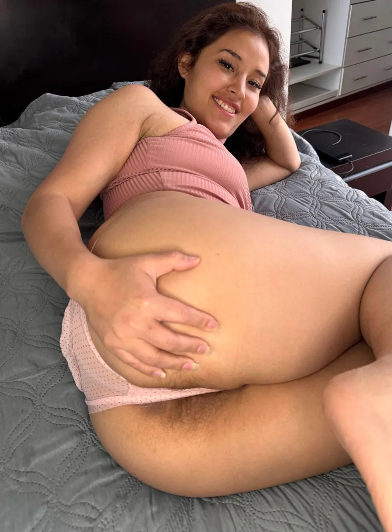 Eat out my yummy brown latina booty