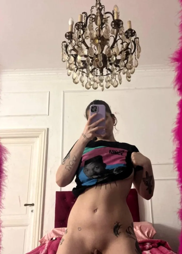 [f] look stare, but dont touch