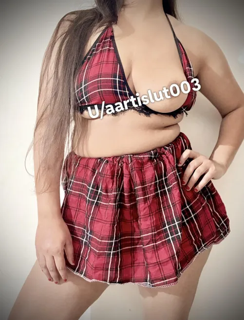 ✨ Feeling extra confident tonight… come catch the vibe live 