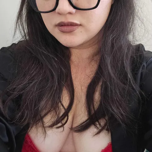 Goth asian MILF customs, sexting, and more✨️