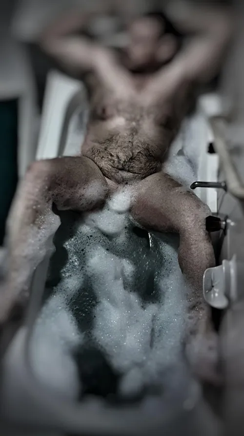 Have a bath with (M)e