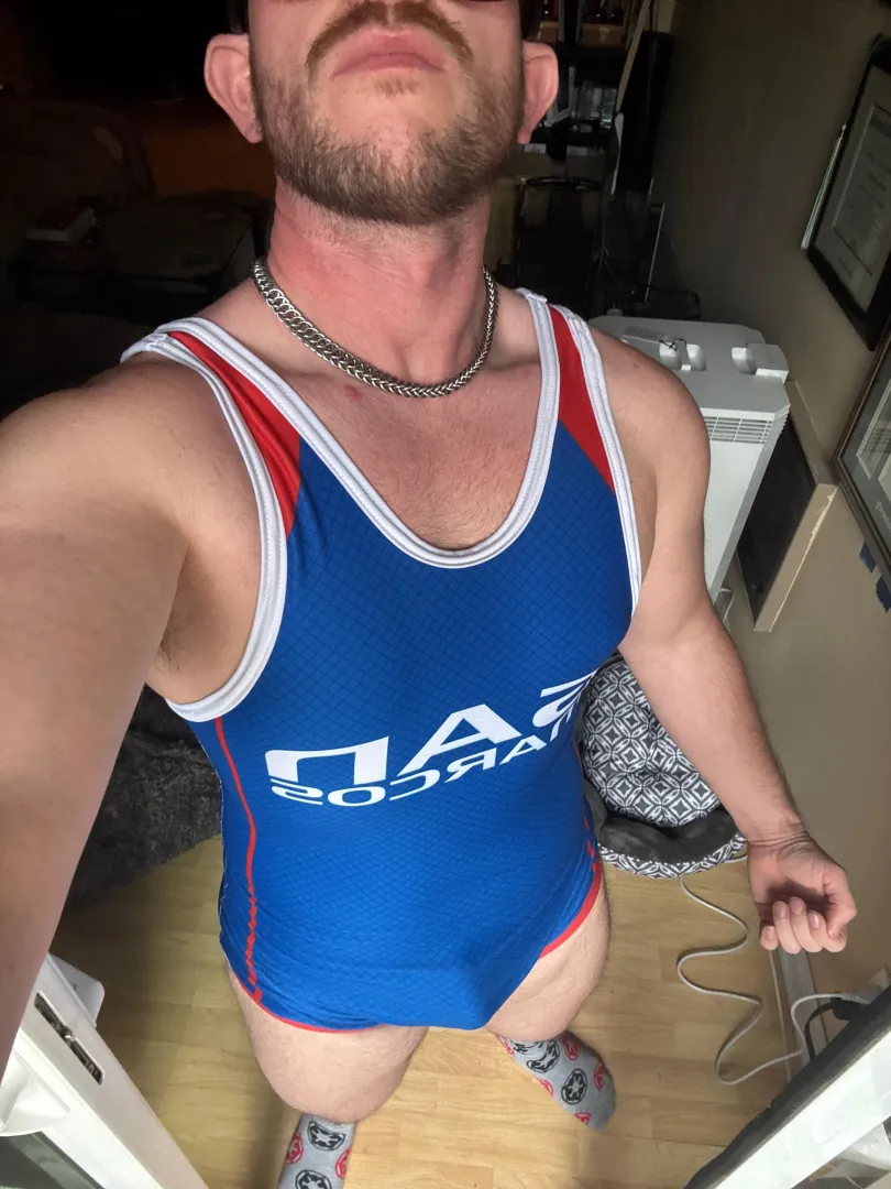 If your gunna stare at least grab it :p