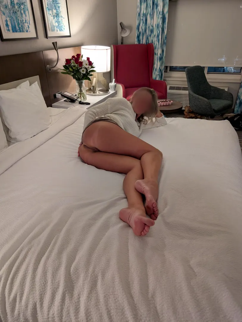 MF4 MF/M/F. 40's hotwife couple in KC this weekend. It was a good Friday. We like to meet out for drinks. If she's into it, anything's possible. Any suggestions on downtown or strawberry hill spots tonight?