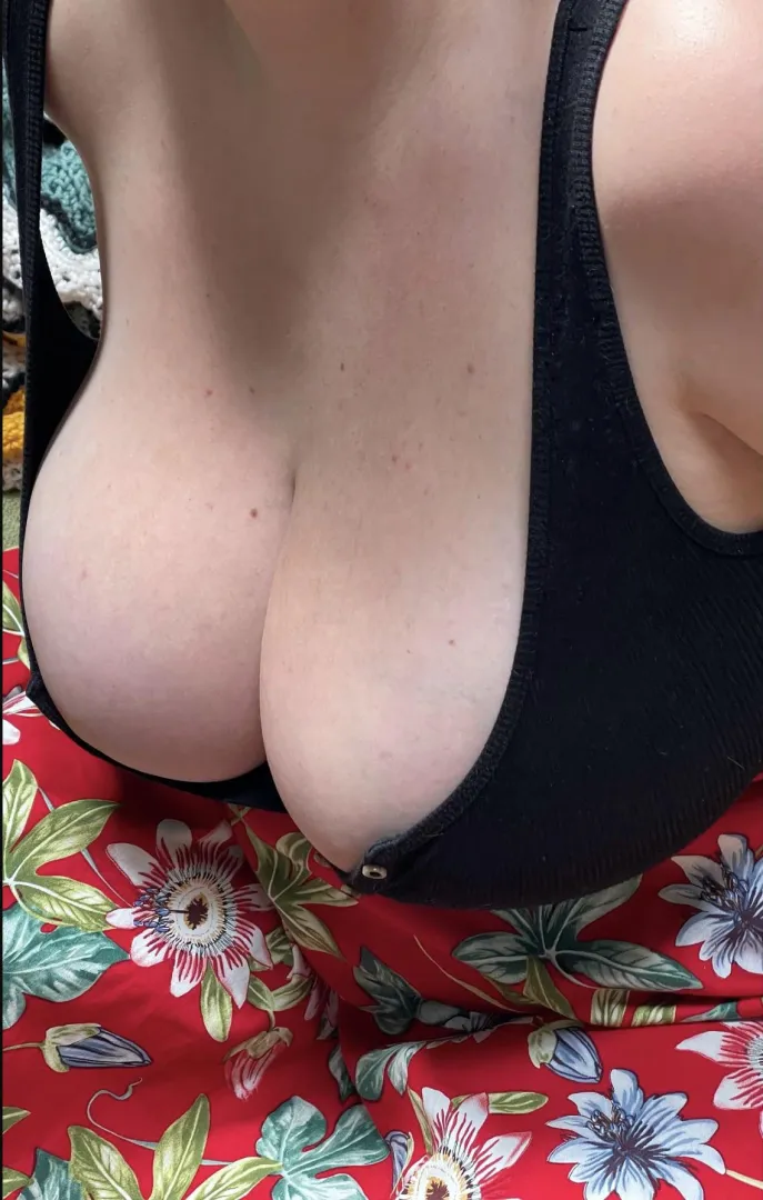 Pittsburgh Couple Looking for a Woman