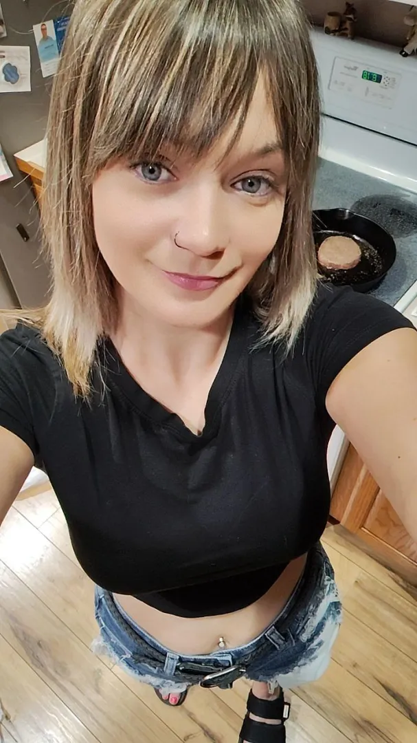 Raise your hard dick if you like me