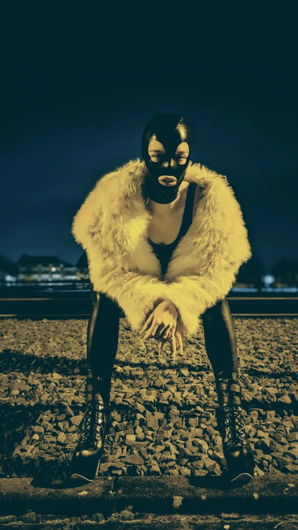 The night was long, the day can come