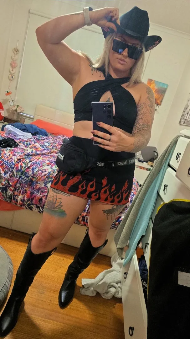 This Melbourne milf likes to play dress up. Can you guess my theme?