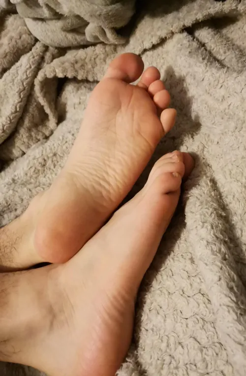 Wanna sniff or kiss ? 
