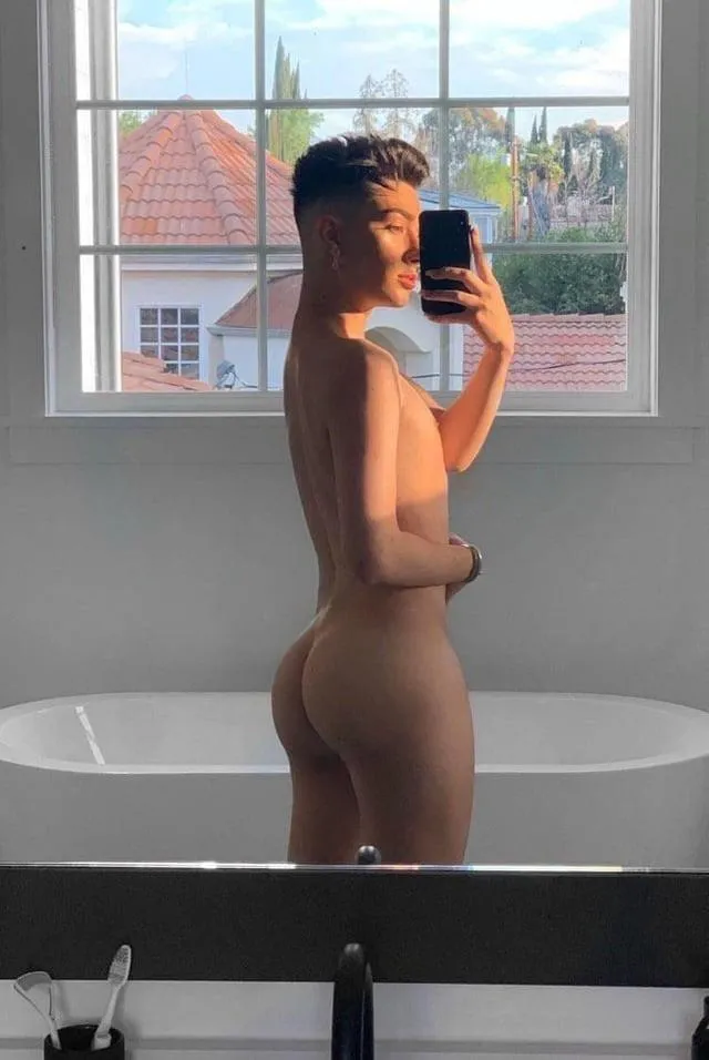 Who else would pound that fat ass?