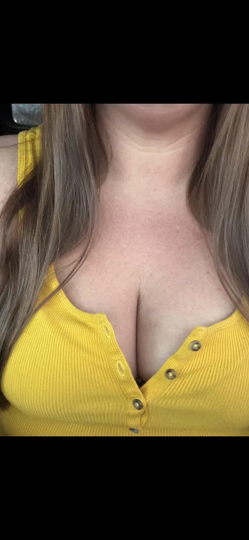 Any women or couples going to Hustler Tuesday night?