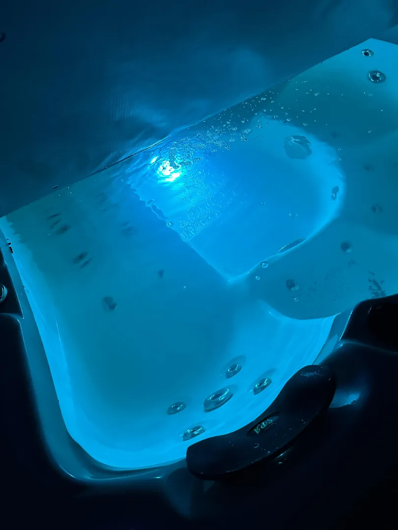 Anyone fm or f want to come over and hang out in spa