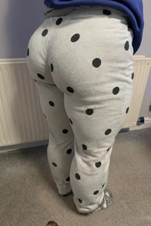 Dying to outgrow these pyjama bottoms