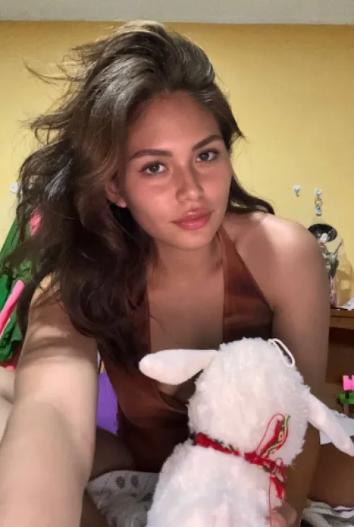 Guys my age barely pay attention — do older men see me differently? 