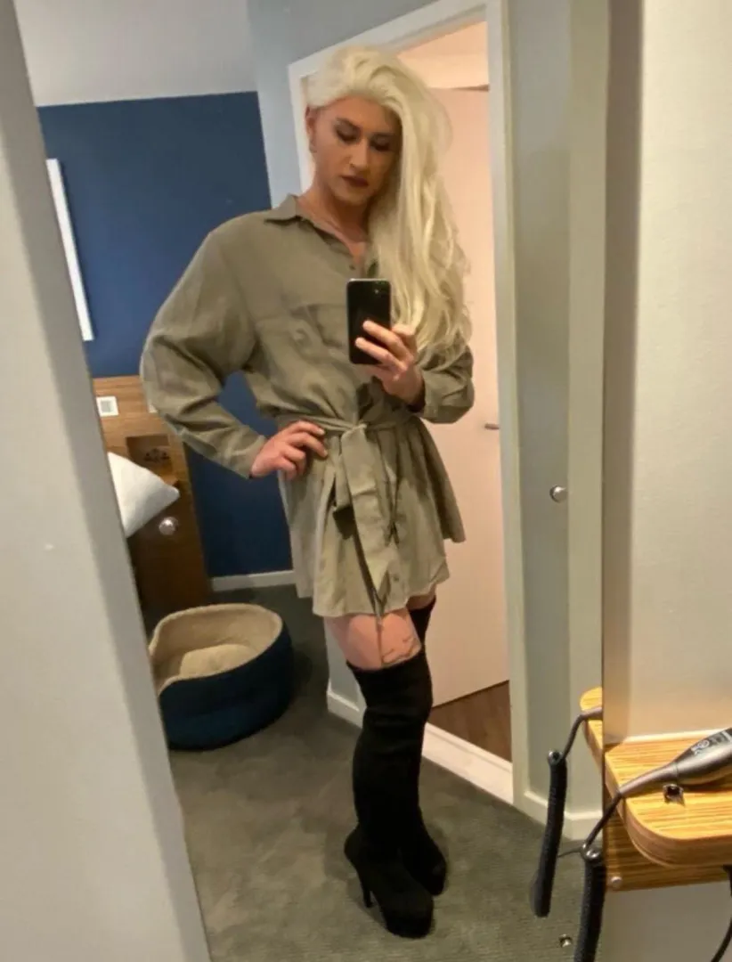 Hello uk sissy lovers