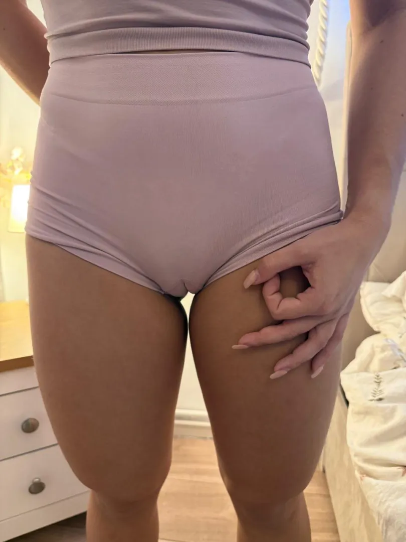 If I ask you to eat my phat cameltoe would you do it? F18