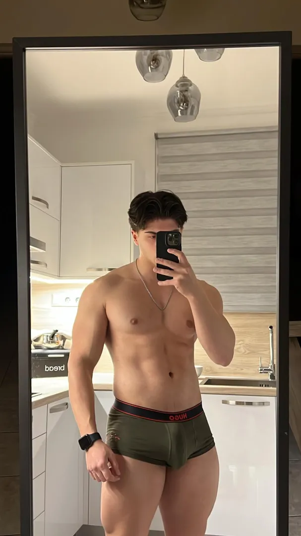 My bulge was really showing here…