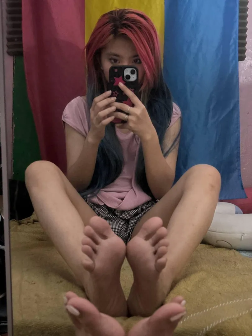 Valentine’s Day is temporary but you kneeling and worshiping these soles of mine is permanent 