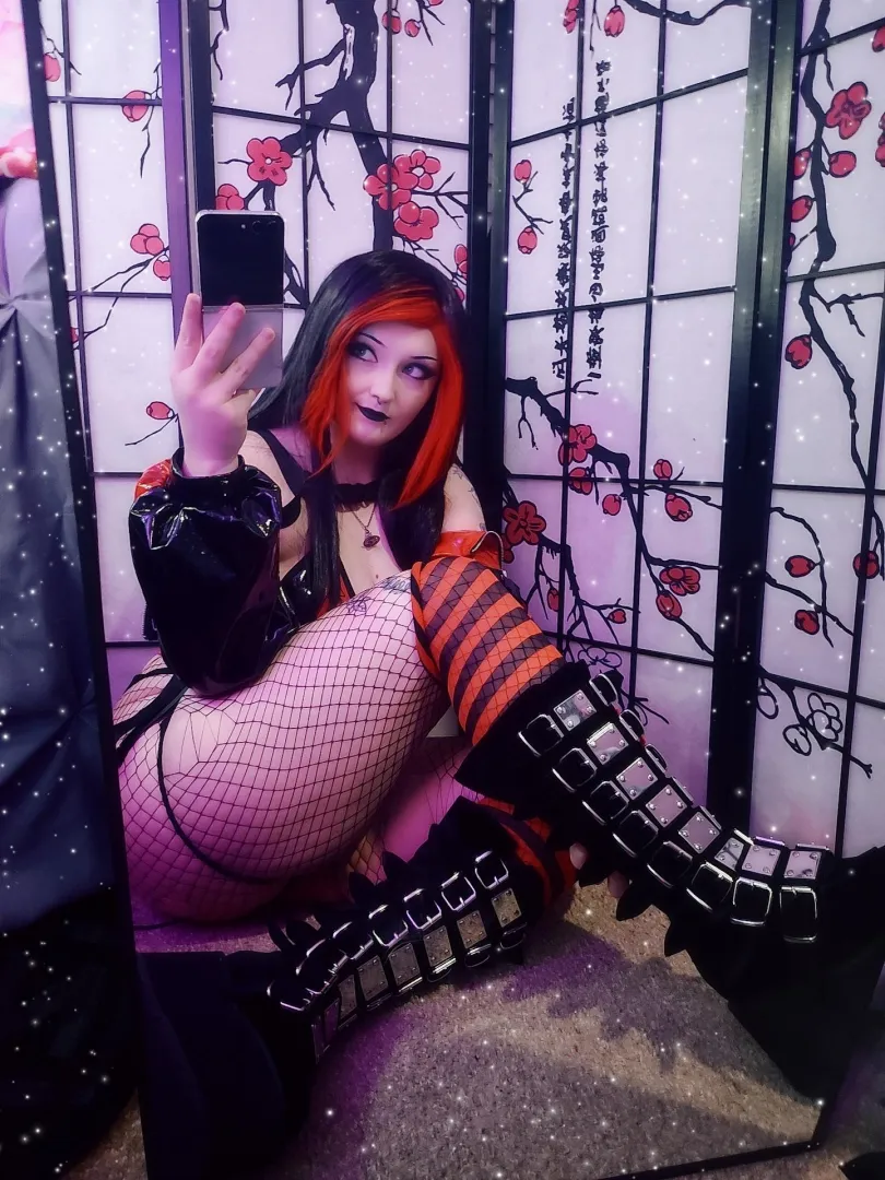 You want a goth girl to stomp on you so bad, My boots would ruin you! 