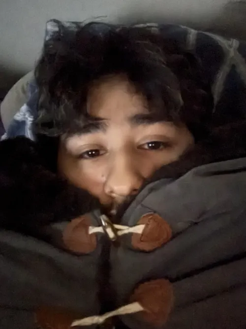 19 M bi curious looking for F or M dm me if interested