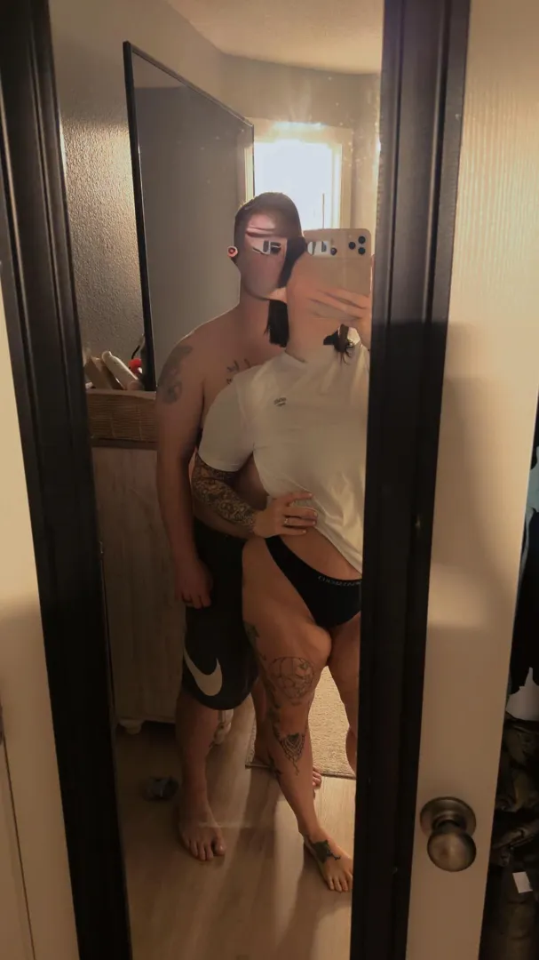 28MF4MF/F/ select males Clarksville area. Will host