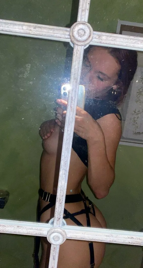 Am I still hot despite being skinny?  [f]