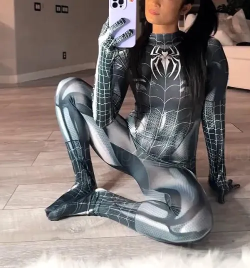 Bored and horny asf right now