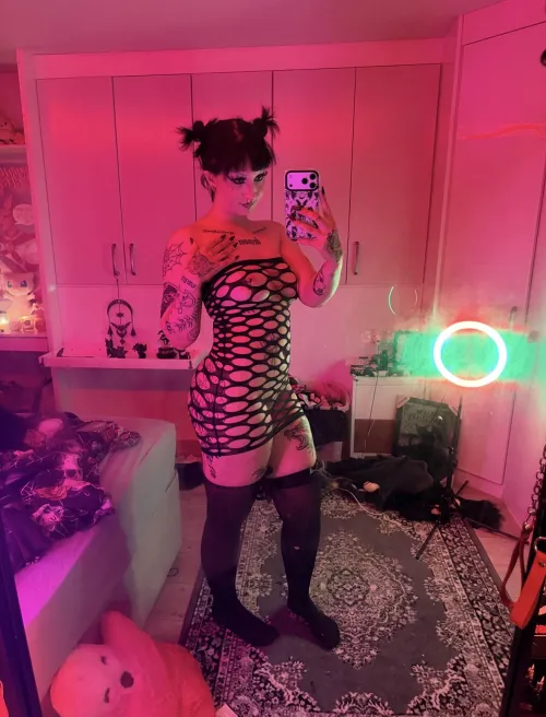 can i be ur thick goth gf