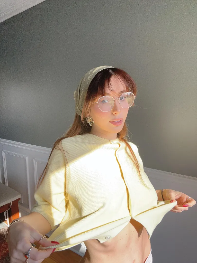 Feeling nerdy but cute [F]