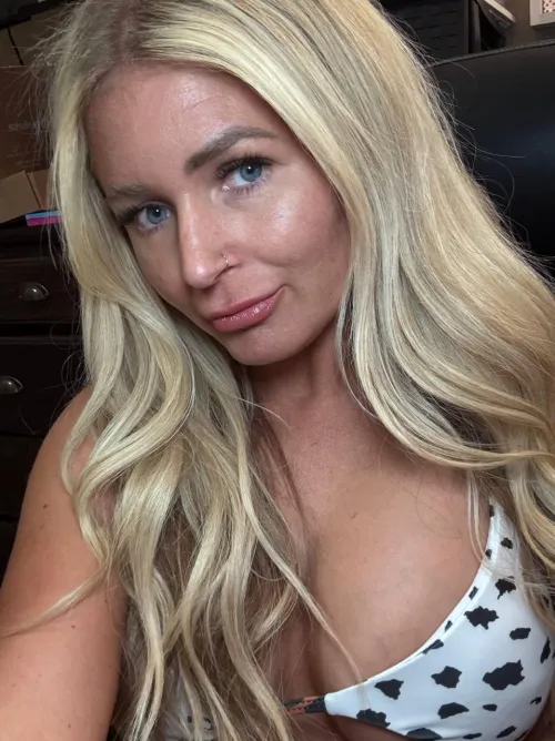 I'll send nudes to the first 75 guys who simply comment 