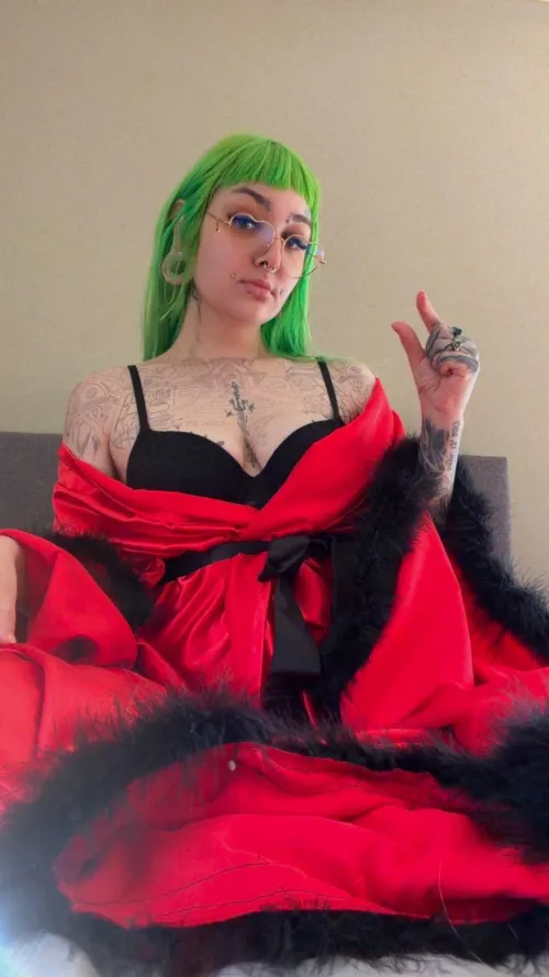 Isn’t your Valentine’s Day a date with your fist? As expected of shrimp dicklets