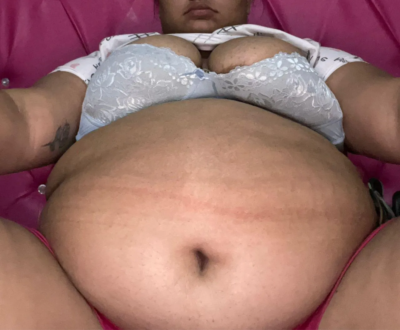 She's getting rounder every day  Telegram Elibelly15