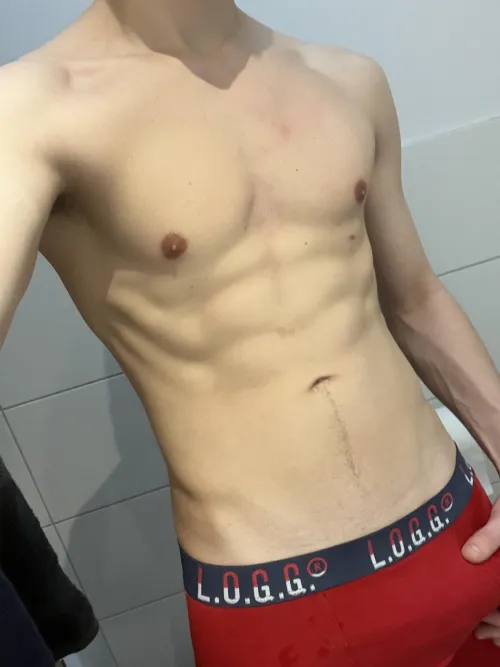 Tell me if u wanna see me without those ;)